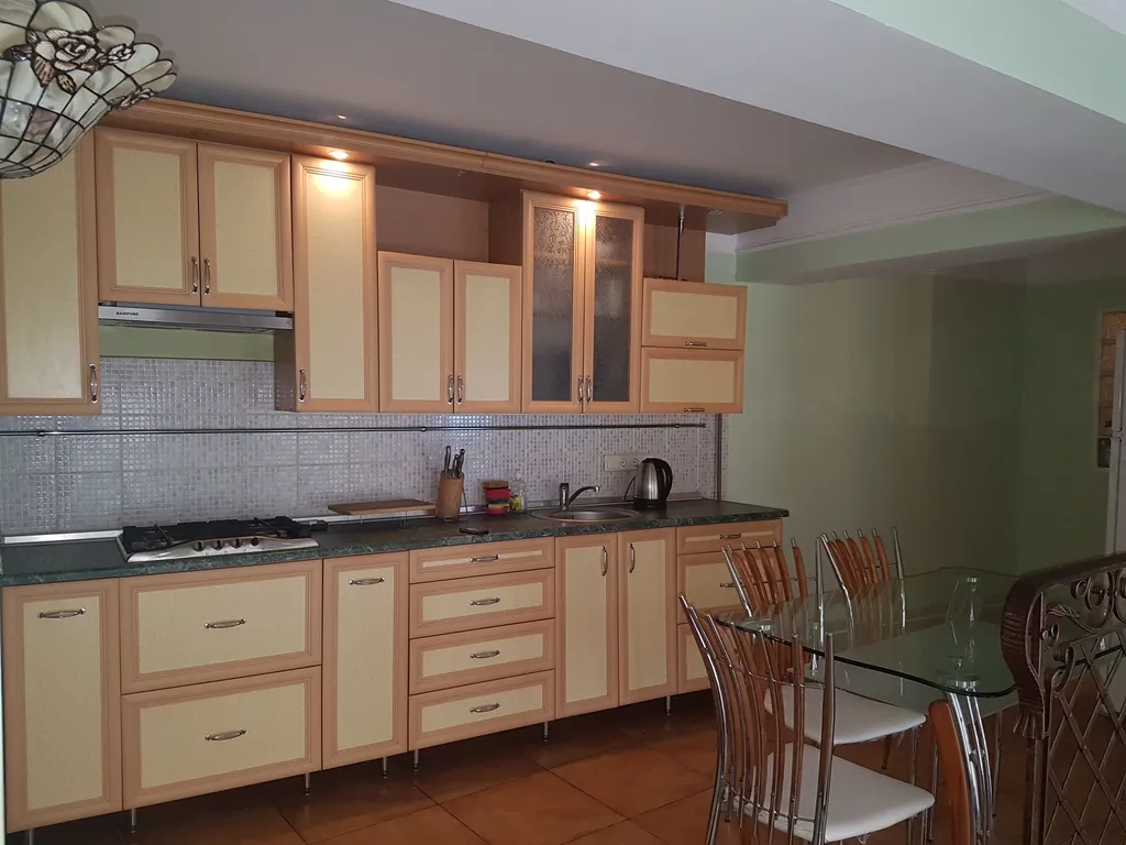 Квартира Ласковые волны, большой двух комнатный люкс — аренда посуточно в Ялта