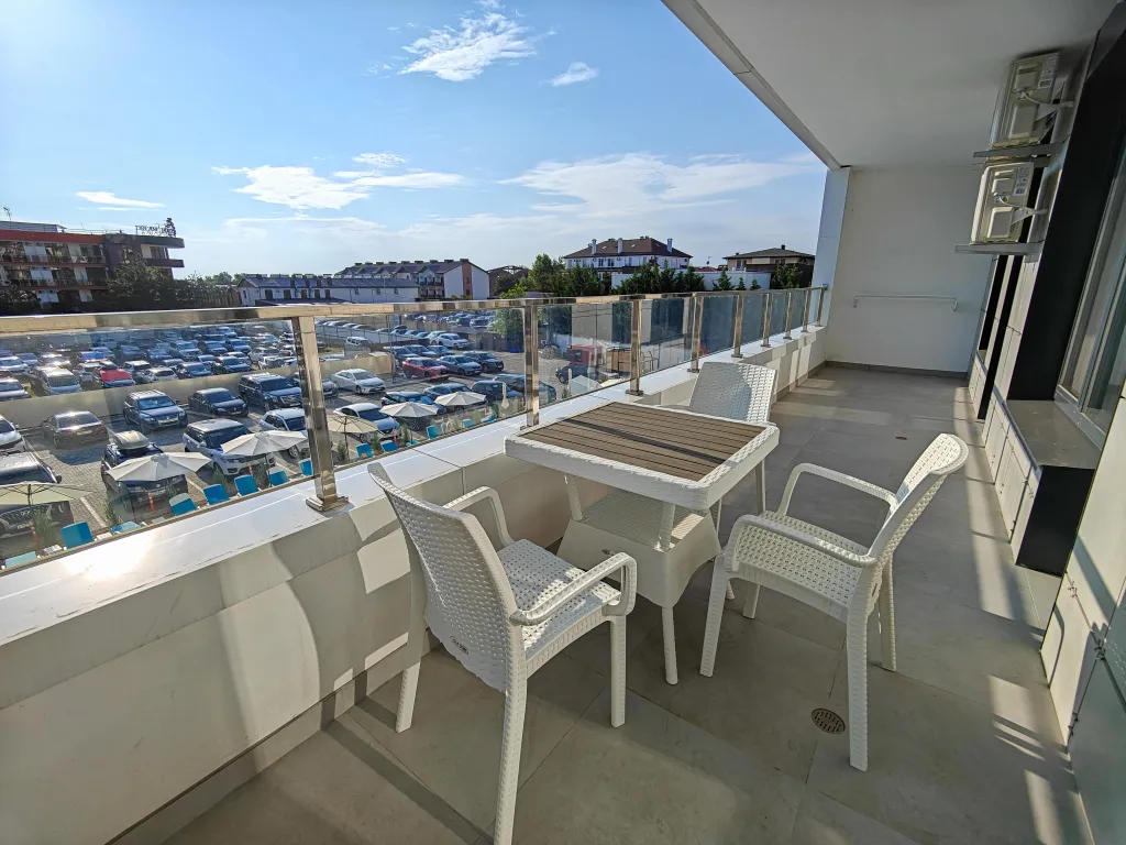 Апартаменты категории люкс 3-х комнатный на первой береговой линии