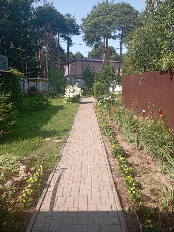 Дом у реки в Пскове