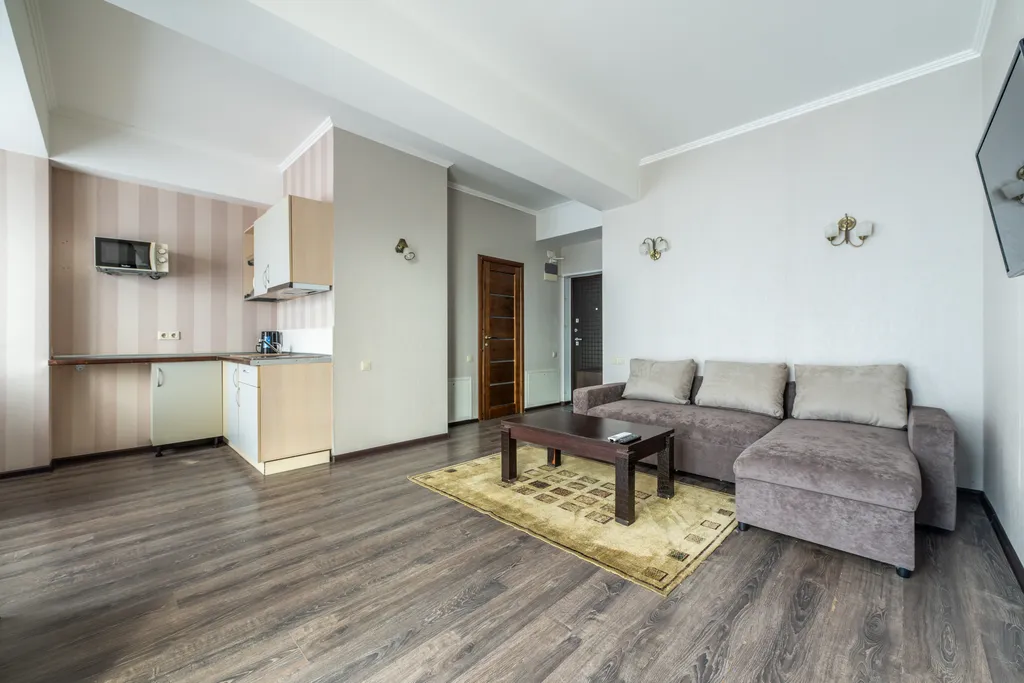 Видовые апартаменты, панорамные окна в гостиной ваши