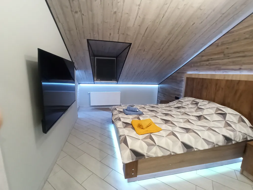 Квартира Уютная современная 1-комнатная квартира мансардного типа — Владикавказ