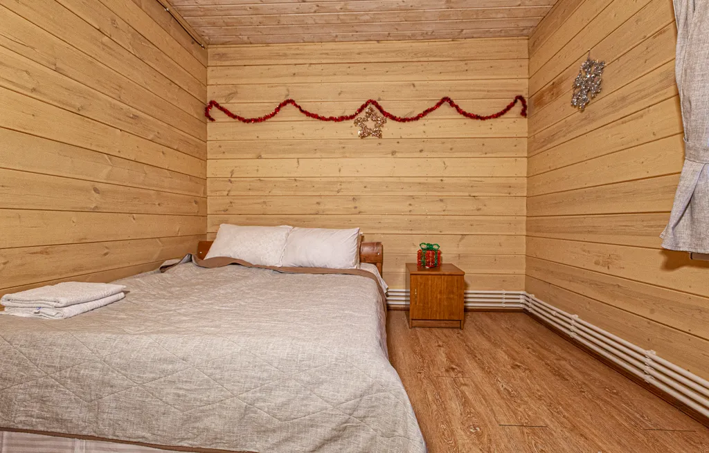 Коттедж Большой дом с террасой, баней на дровах и чаном в лесу на берегу реки — Старово