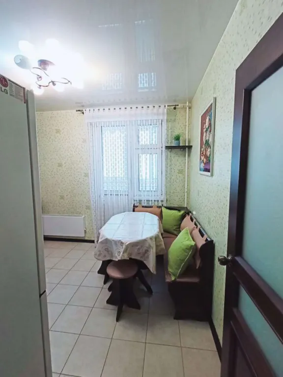 Большaя квартиpа с двумя балконами