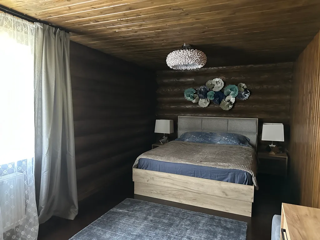 Просторный дом с баней и чаном