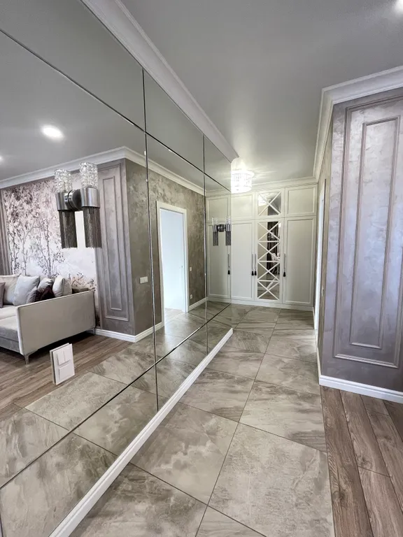 Стильная дизайнерская квартира недалеко от центра города