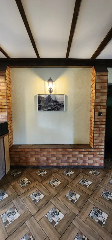 Большой коттедж у озера