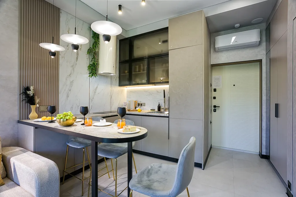 Студия с панорамой на горы