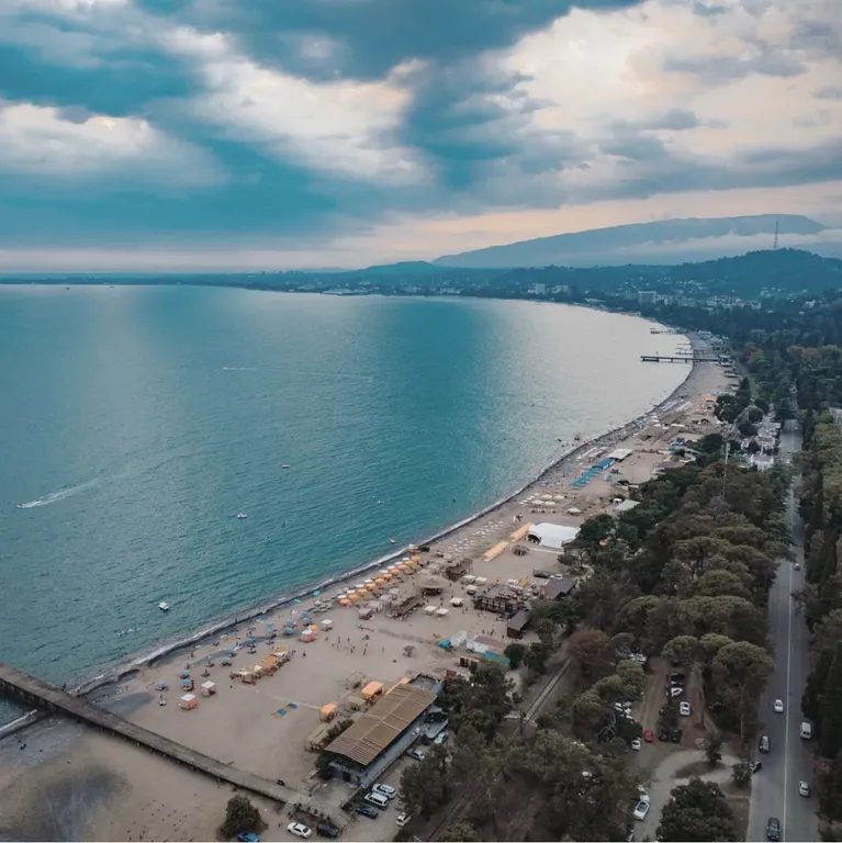 Квартира Уютная комната при гостевом доме у моря — Сухум