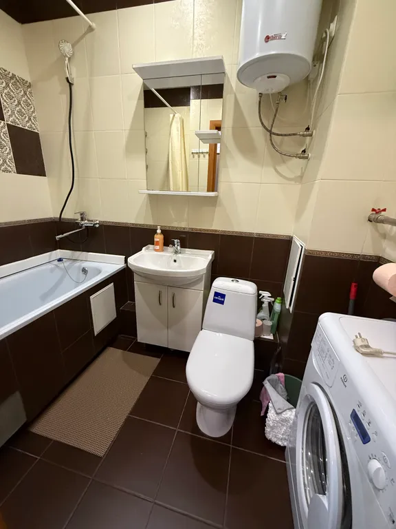 Студия  - диван, стиралка, холодильник, СВЧ, водонагреватель