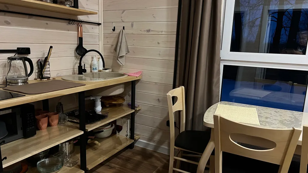 Дом с баней в липах