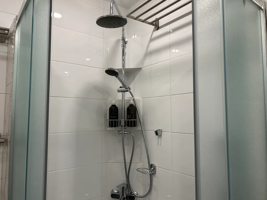 Встречайте рассветы в дизайнерской квартире с видом на Останкино.