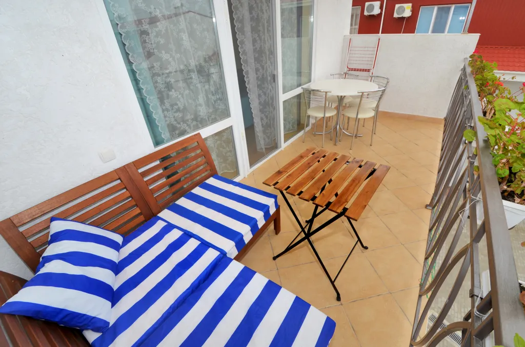 Студия с балконом астра 6