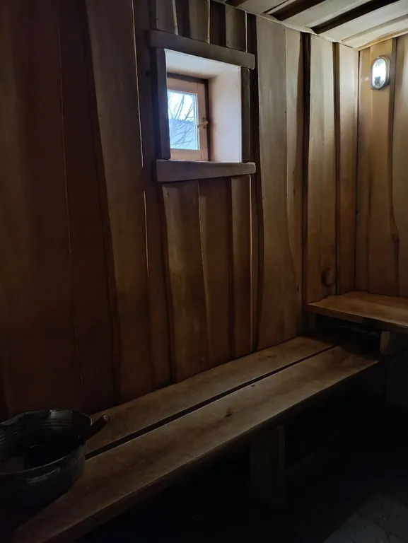 Уютный дом у озера