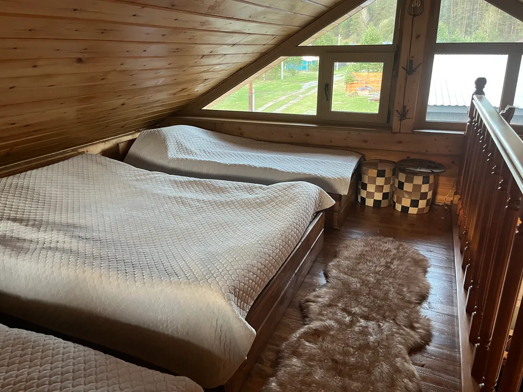 Дом лесника с видом на горы