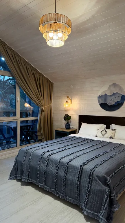 Коттедж на 6-7 человек с частной территорией и джакузи Aspen Bloom