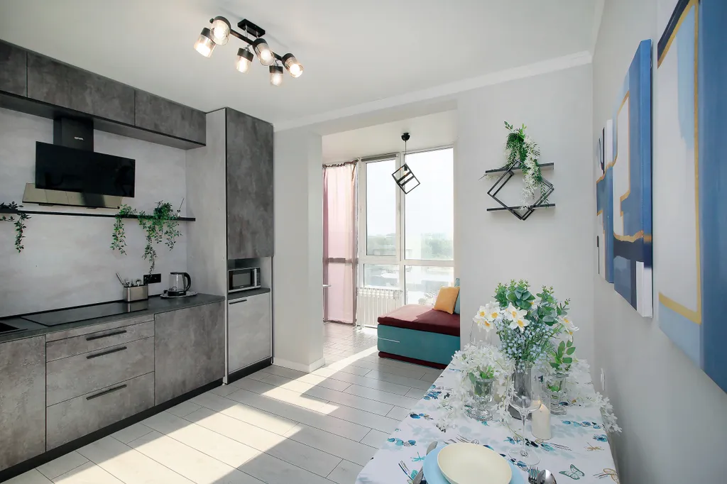 Comfort Gray у метро в центре города