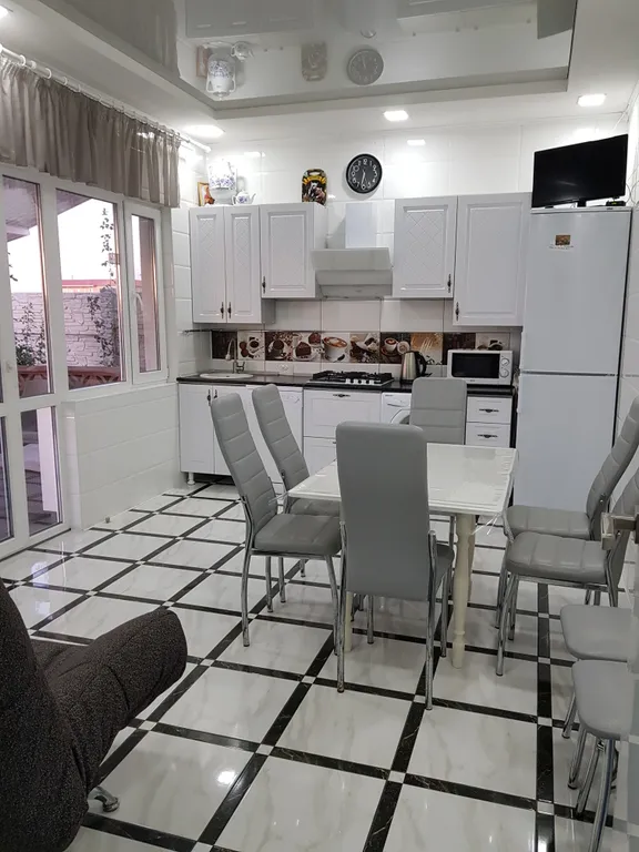 Дом у моря в пригороде Евпатории