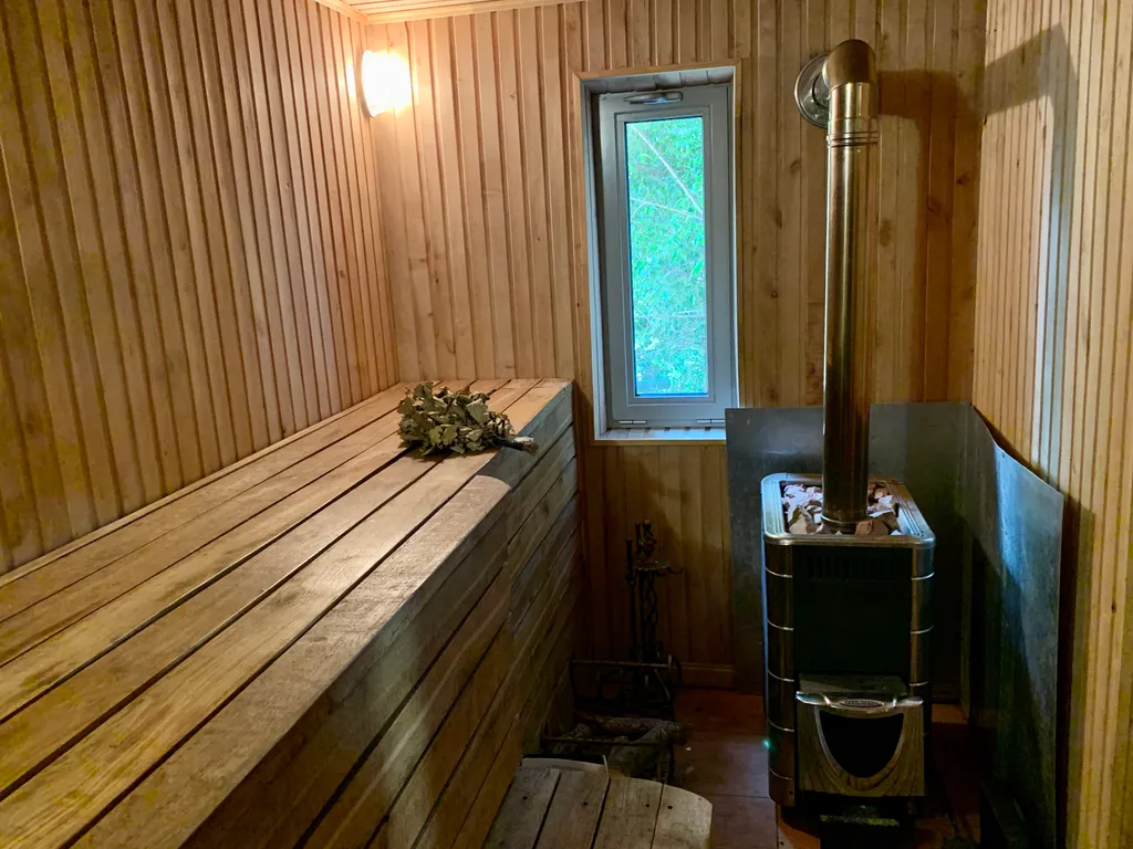 Уютный небольшой дом с кухней и сауной