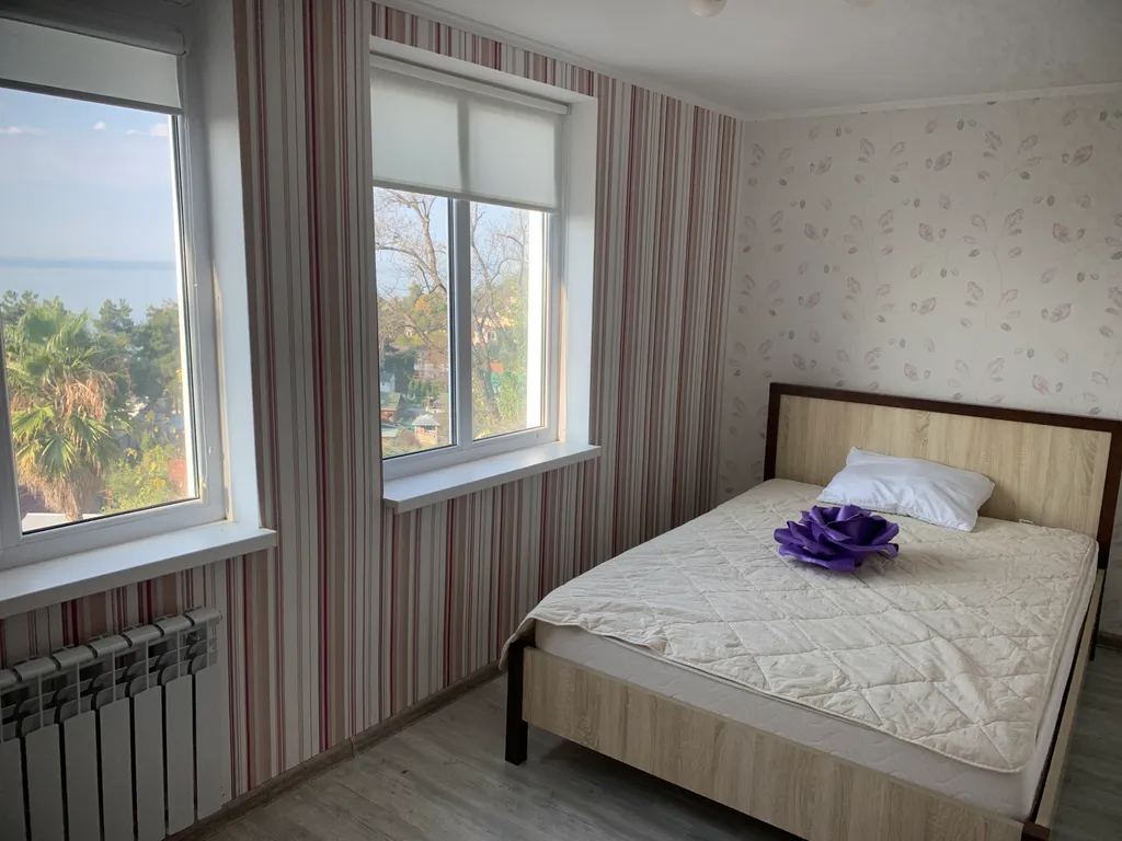 Дом с бассейном