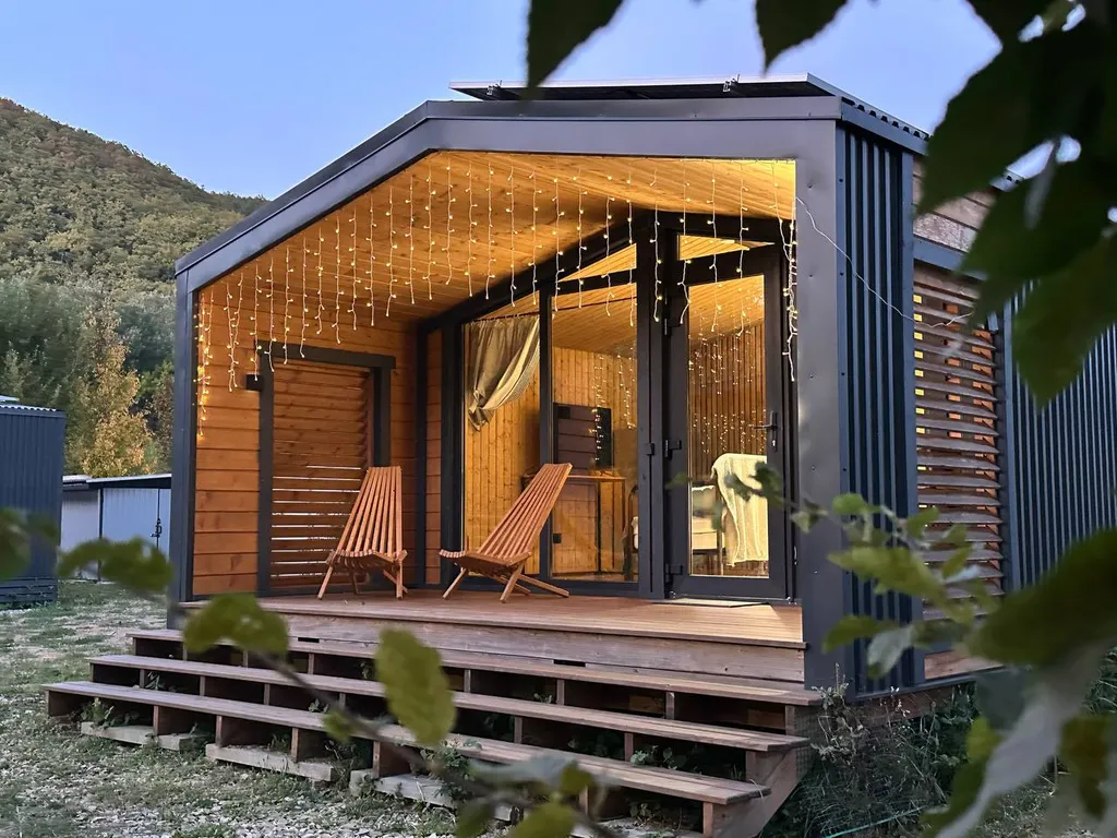 Коттедж НОРДЛИ+БРИМЭНС. Пространство для компании: два дома в лесу у реки — Горячий Ключ