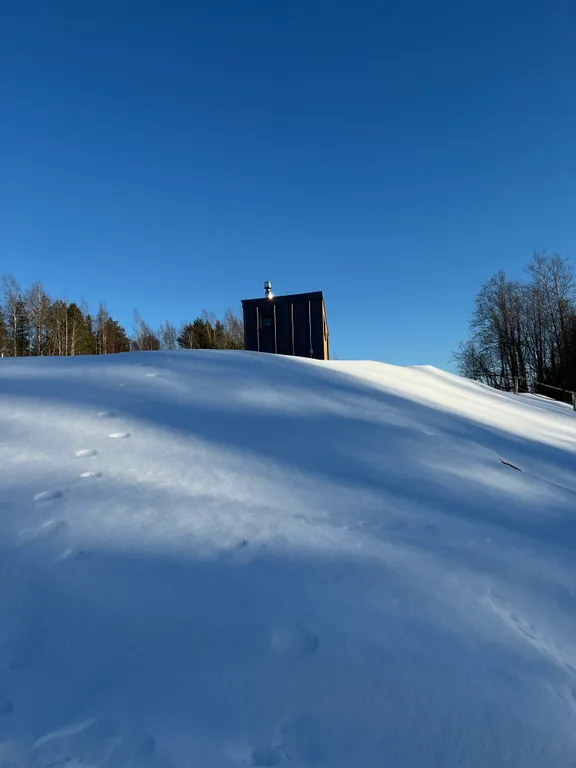 Коттедж Треугольный коттедж на берегу реки Лава — Ручьи