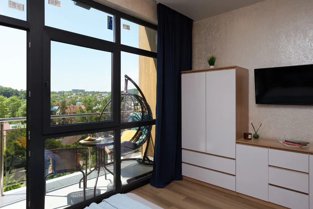 Студия с дизайнерским ремонтом