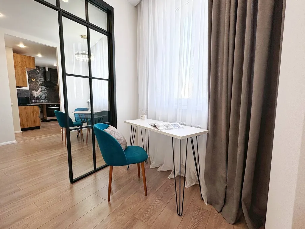 Дизайнерская 2-х комнатная квартира рядом с Море парком