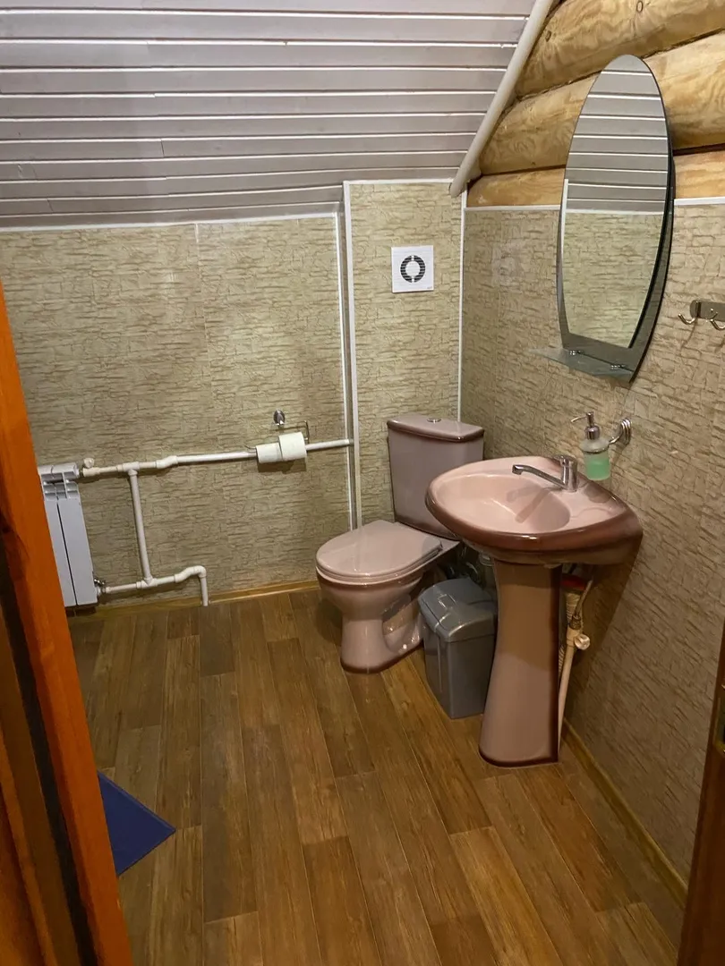 Душевая кабинка, туалет, 2 этаж
