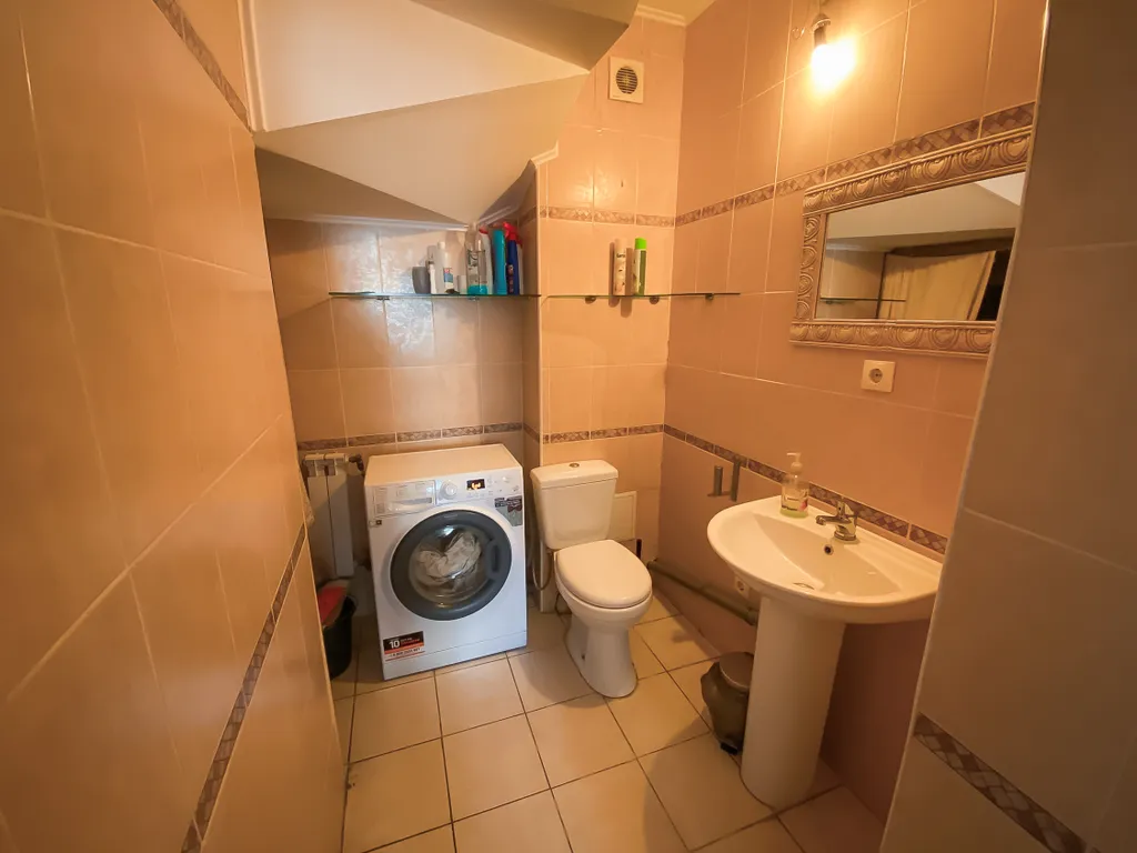 Частный дом с видом на море возле Ялты