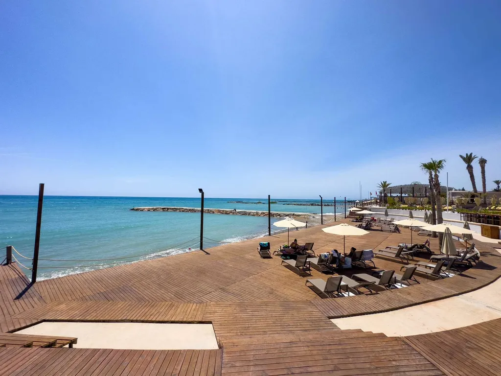 Апартаменты Azura World с видом на море, в комплексе 5 звезд