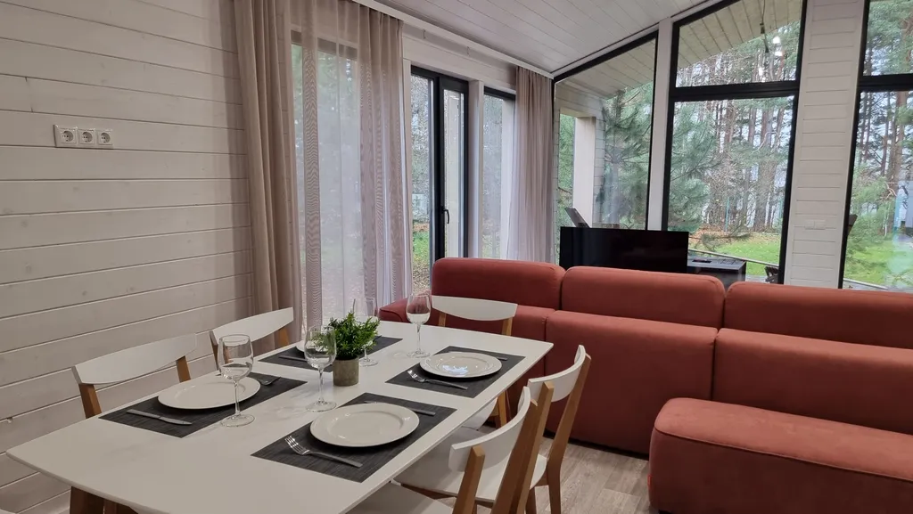 Коттедж Стильный барнхаус с горячей купелью фурако с видом на воду — Можайск