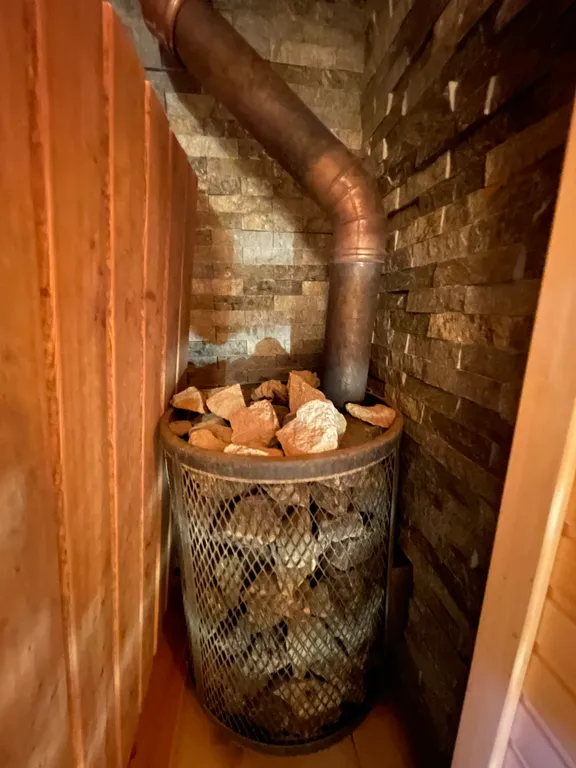 Дом из сруба с баней и бассейном