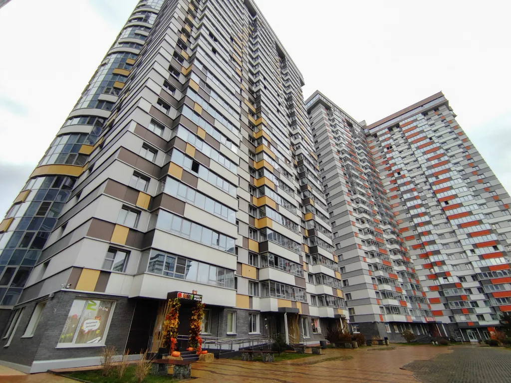 Квартира Квартира Трехкомнатная студия в ЖК "Оазис" — Новосибирск