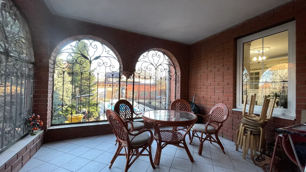 6-комнатный Дом