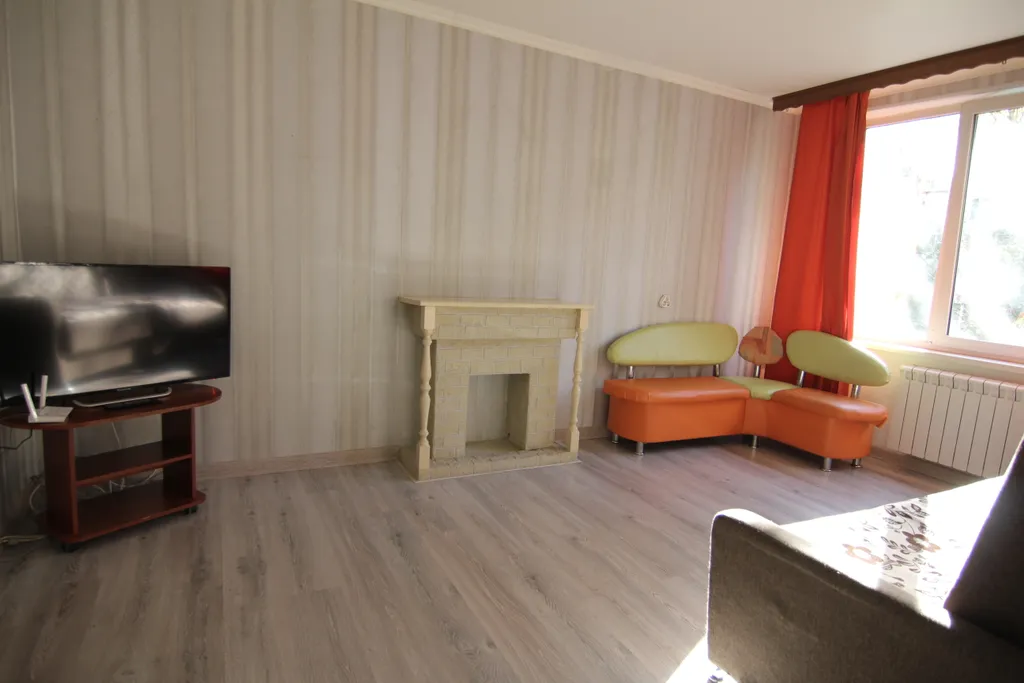 Трёхкомнатная квартира класса стандарт в спальном районе города