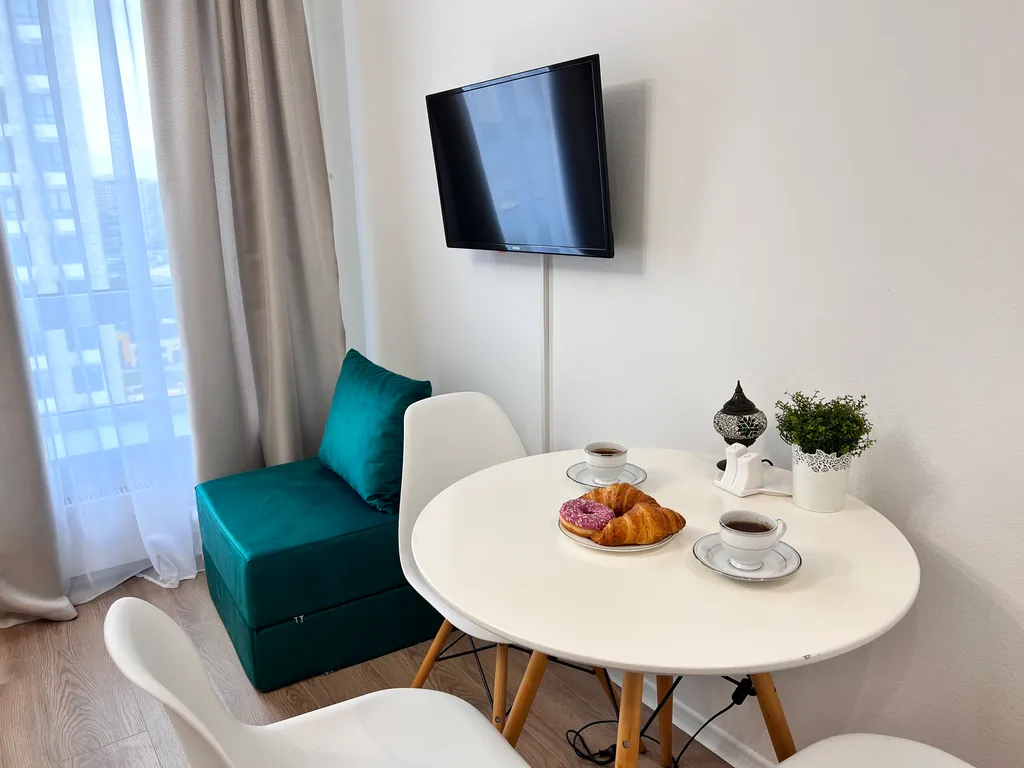 Просторная студия с птичками