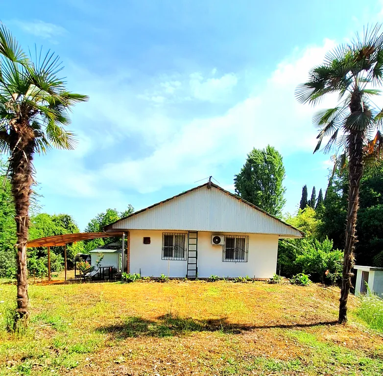 Коттедж Отдельный 2-комнатный домик со всеми удобствами, море напротив — аренда посуточно в Приморское