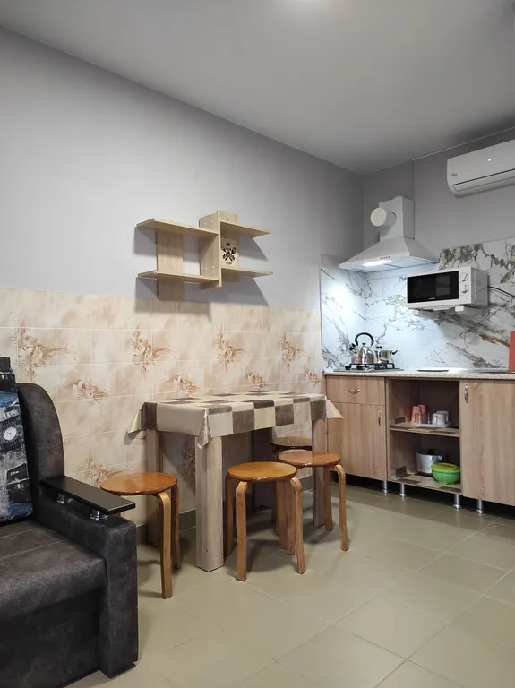 Квартира Luxe-евродвушка - в частном подворье, до 6-ти мест