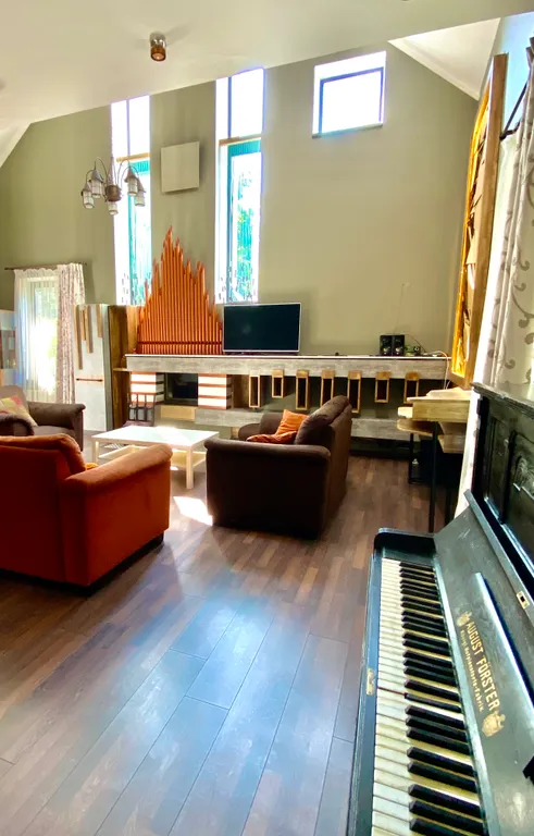 Вилла с круглым бассейном