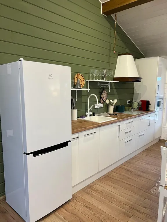 Коттедж Дом с сауной на границе с лесом и озером — Семеновское