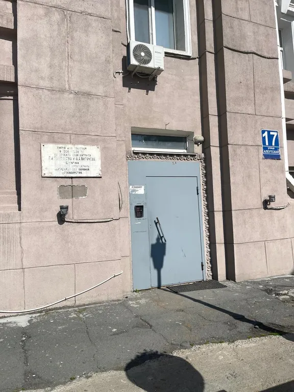 Квартира в сам центре у Белого дома с видом на площадь и Золотой мост