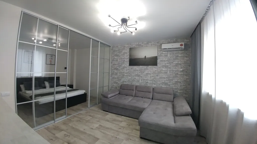 Комфортабельная студия с дизайнерским ремонтом в стиле Лофт