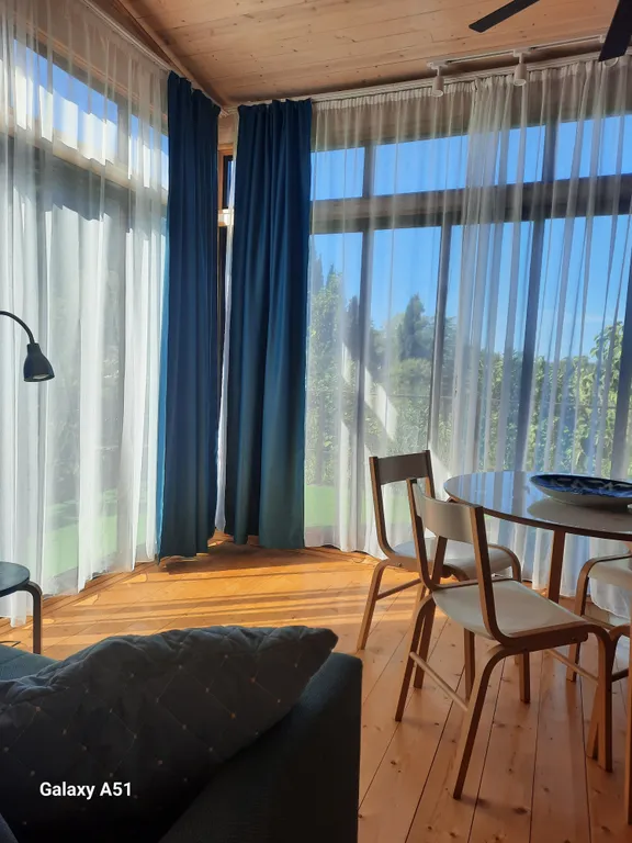 Коттедж с баней и тёплым джакузи