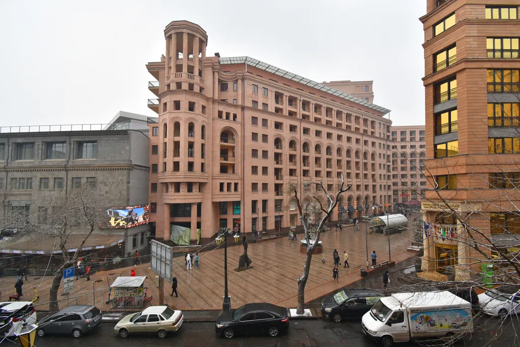 Светлая квартира в самом центре Еревана