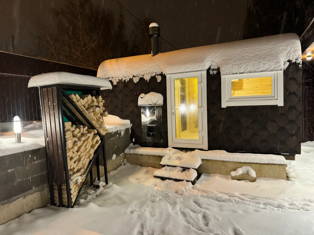 Дом с баней на дровах и мангальной зоной