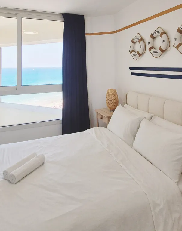 1003 Прекрасные Апартаменты с видом на море