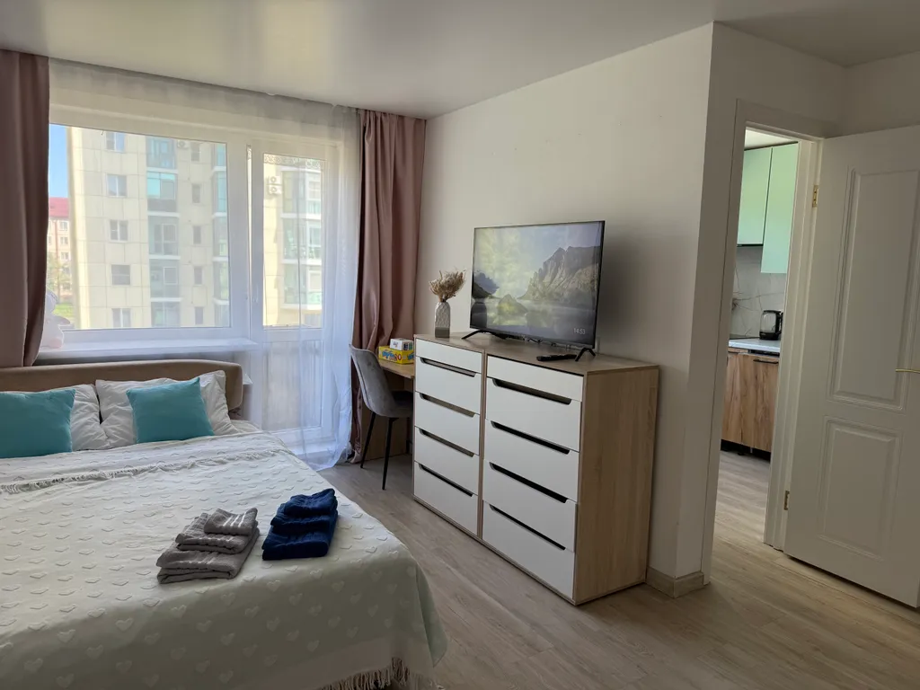 Вид на горы, рядом с парком, идеальное место для отдыха