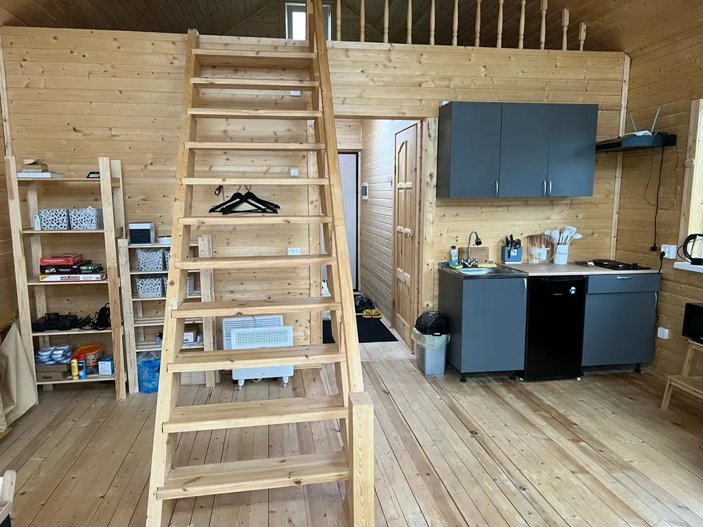 Домик с видом на озеро