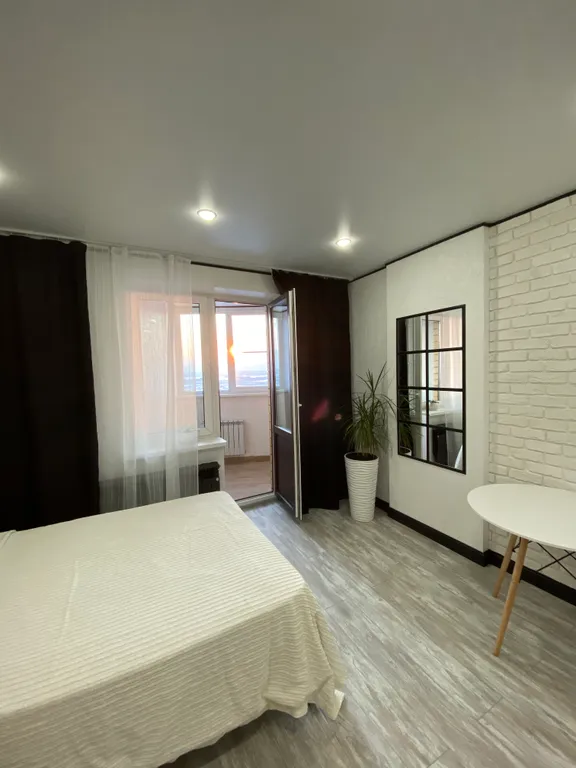 Уютная белая студия