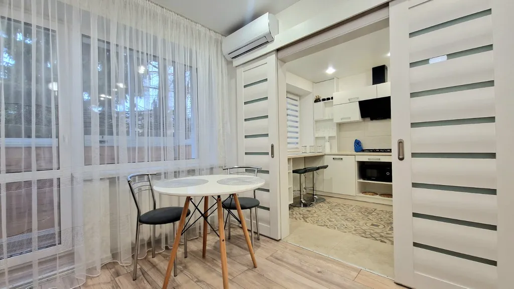 Светлая трехкомнатная квартира в центре города — аренда посуточно в Гомель